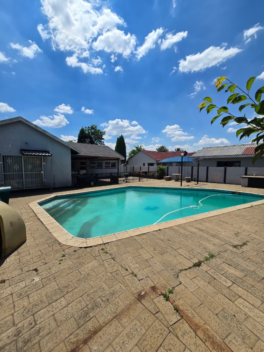 To Let 4 Bedroom Property for Rent in Arcon Park Gauteng