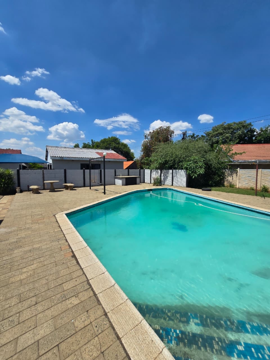 To Let 4 Bedroom Property for Rent in Arcon Park Gauteng