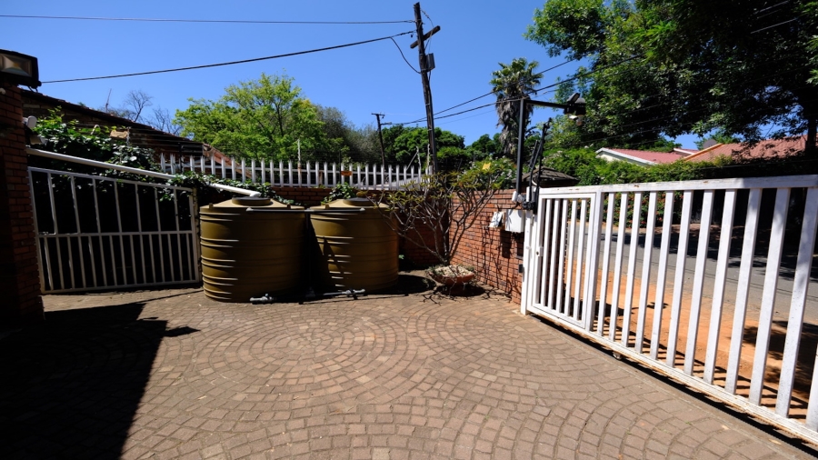 4 Bedroom Property for Sale in Kensington B Gauteng