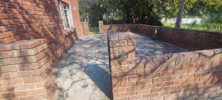 1 Bedroom Property for Sale in Glen Austin Gauteng