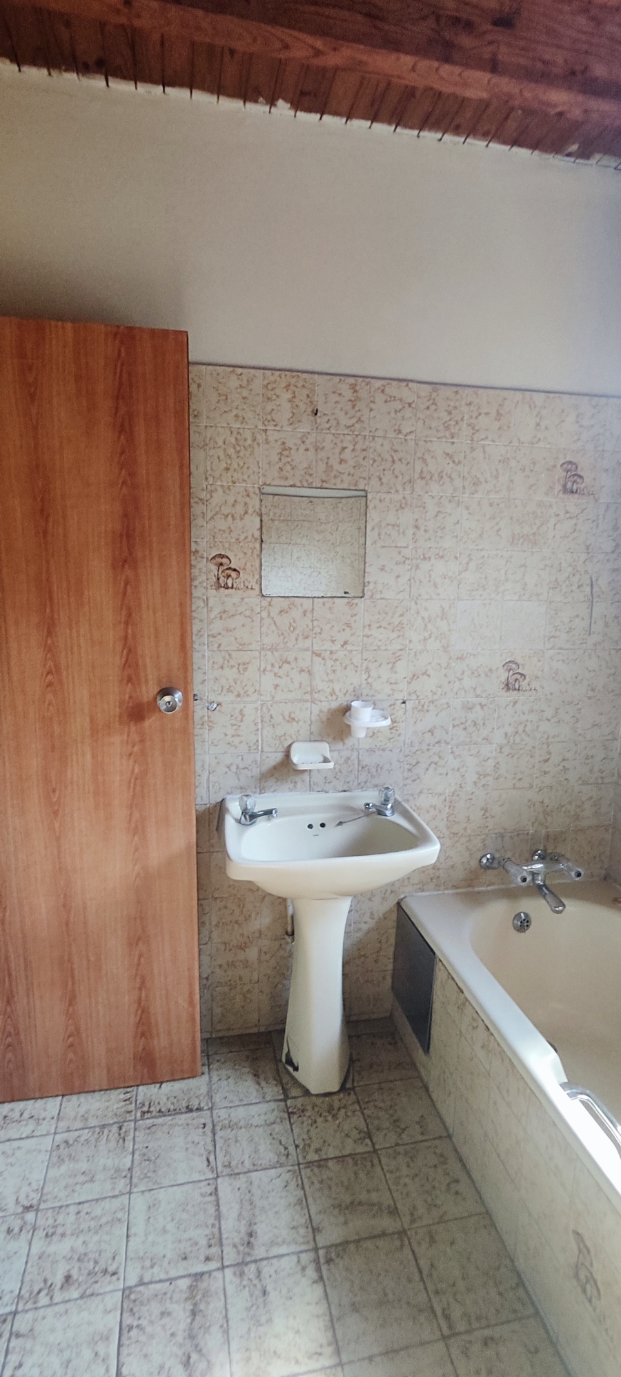 1 Bedroom Property for Sale in Glen Austin Gauteng
