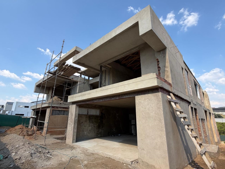 6 Bedroom Property for Sale in Waterfall Country Estate Gauteng