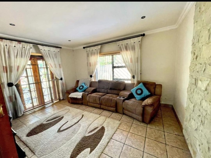 3 Bedroom Property for Sale in Mackenzie Park Gauteng