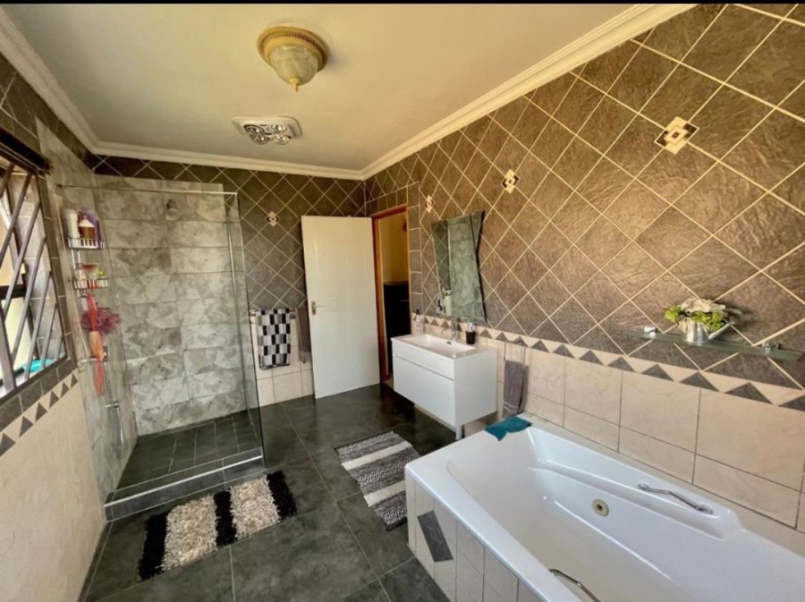 3 Bedroom Property for Sale in Mackenzie Park Gauteng