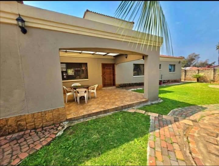 3 Bedroom Property for Sale in Mackenzie Park Gauteng