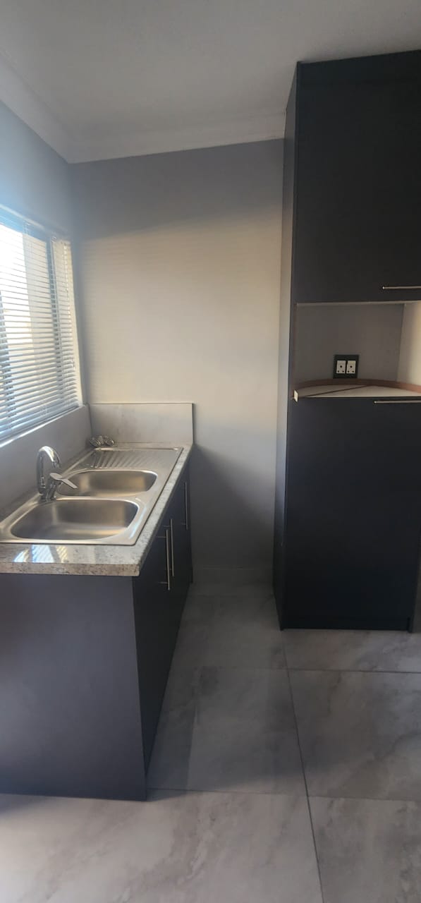 To Let 1 Bedroom Property for Rent in Erasmia Gauteng