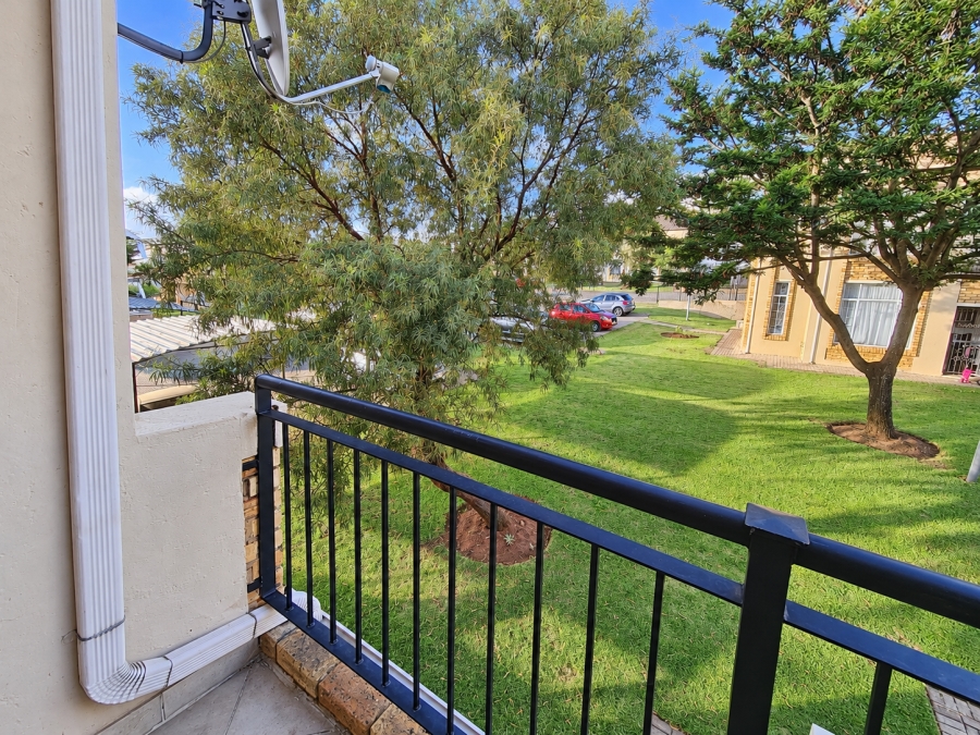 2 Bedroom Property for Sale in Honeydew Gauteng