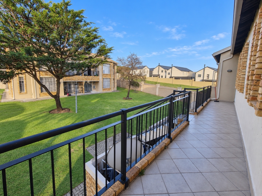 2 Bedroom Property for Sale in Honeydew Gauteng