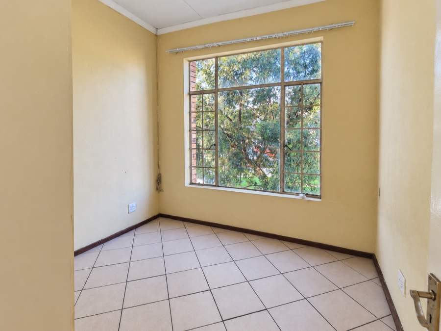 2 Bedroom Property for Sale in Honeydew Gauteng