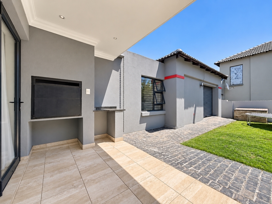 4 Bedroom Property for Sale in Equestria Gauteng