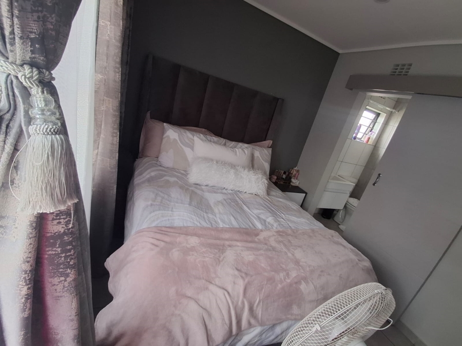 3 Bedroom Property for Sale in Lotus Gardens Gauteng