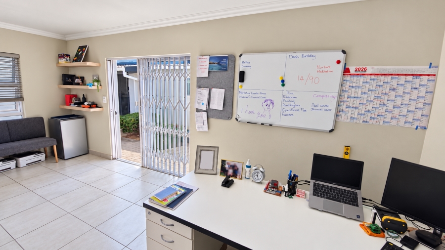 To Let Commercial Property for Rent in Douglasdale Gauteng
