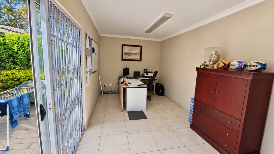 To Let Commercial Property for Rent in Douglasdale Gauteng