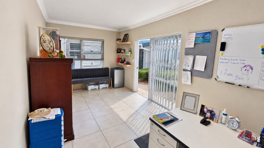 To Let Commercial Property for Rent in Douglasdale Gauteng