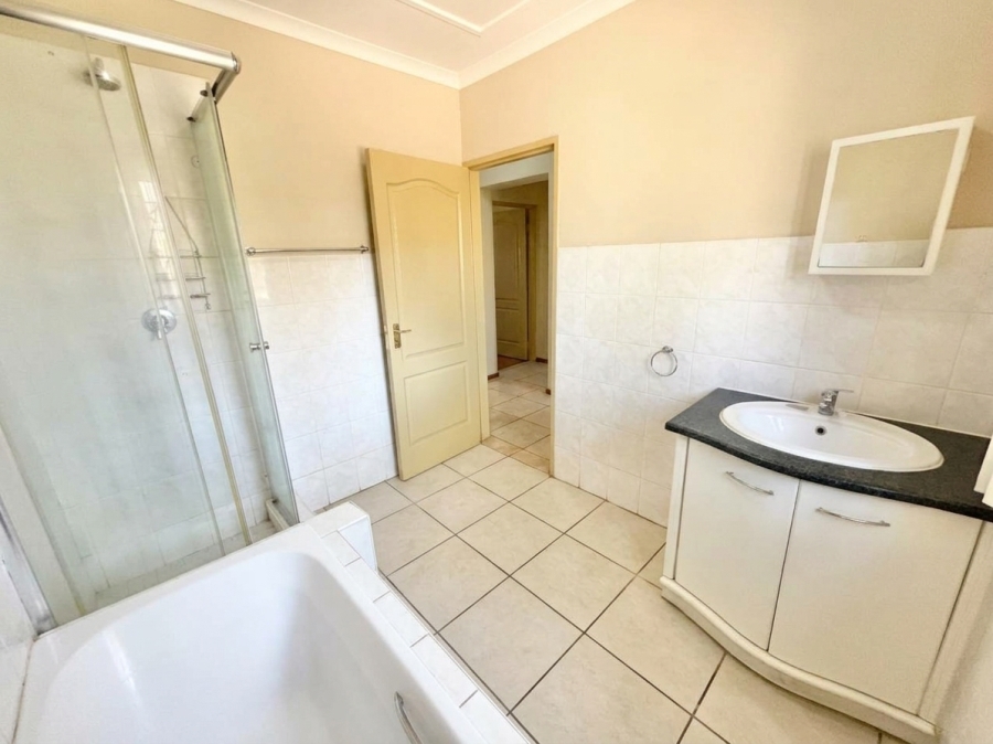 4 Bedroom Property for Sale in Barbeque Downs Gauteng