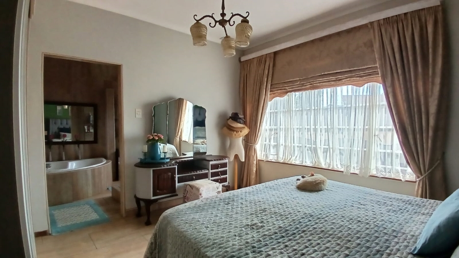 4 Bedroom Property for Sale in Greenhills Gauteng