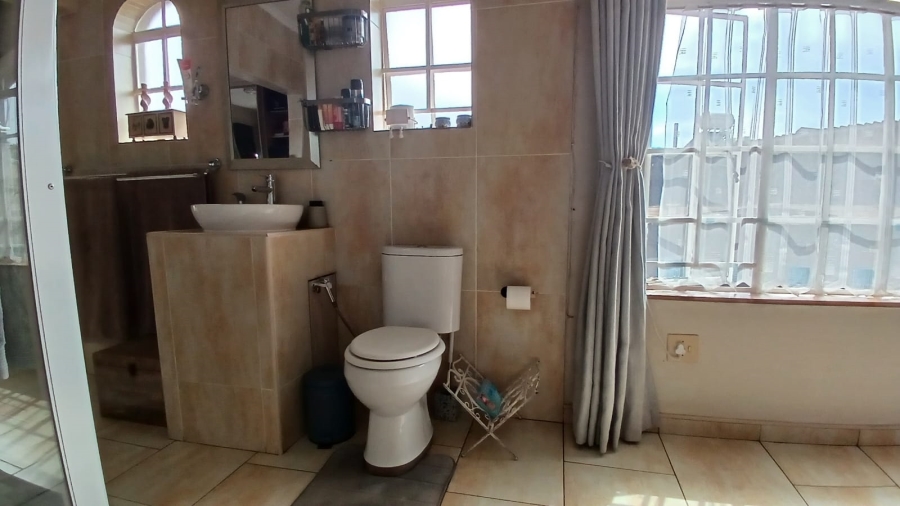 4 Bedroom Property for Sale in Greenhills Gauteng
