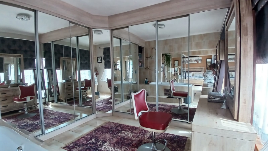 4 Bedroom Property for Sale in Greenhills Gauteng
