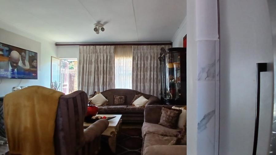 2 Bedroom Property for Sale in Groblerpark Gauteng