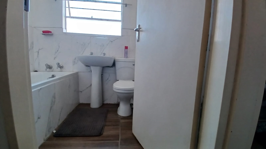 2 Bedroom Property for Sale in Groblerpark Gauteng