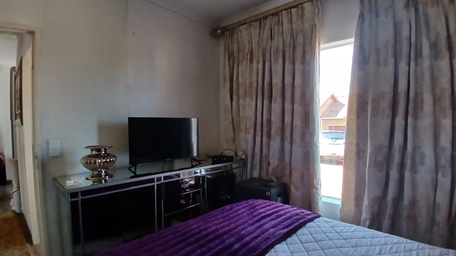 2 Bedroom Property for Sale in Groblerpark Gauteng