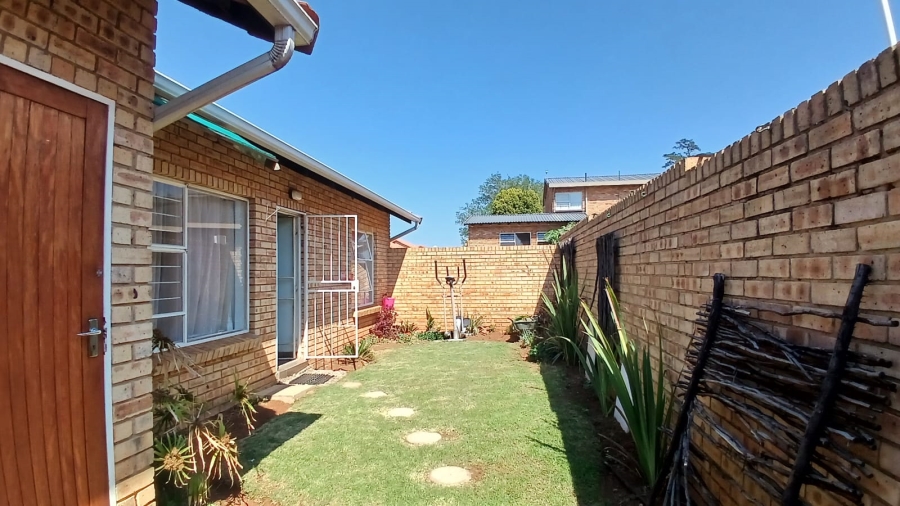 2 Bedroom Property for Sale in Groblerpark Gauteng