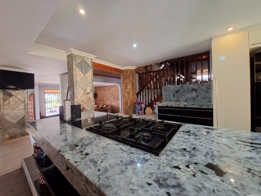 5 Bedroom Property for Sale in Noordheuwel Gauteng