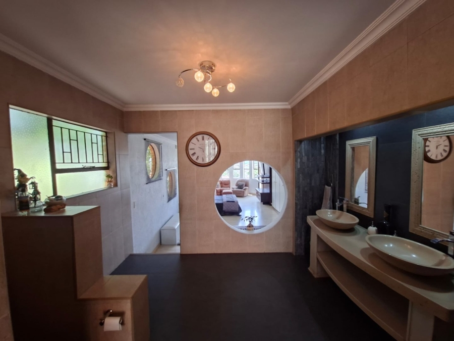 5 Bedroom Property for Sale in Noordheuwel Gauteng