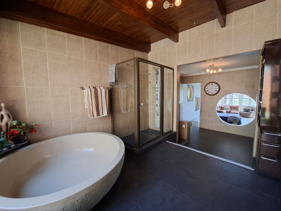 5 Bedroom Property for Sale in Noordheuwel Gauteng