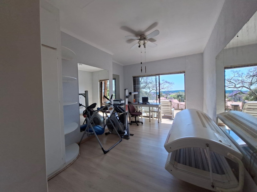 5 Bedroom Property for Sale in Noordheuwel Gauteng