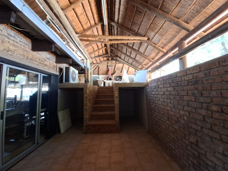5 Bedroom Property for Sale in Noordheuwel Gauteng