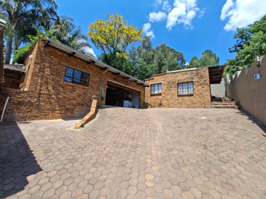 5 Bedroom Property for Sale in Noordheuwel Gauteng