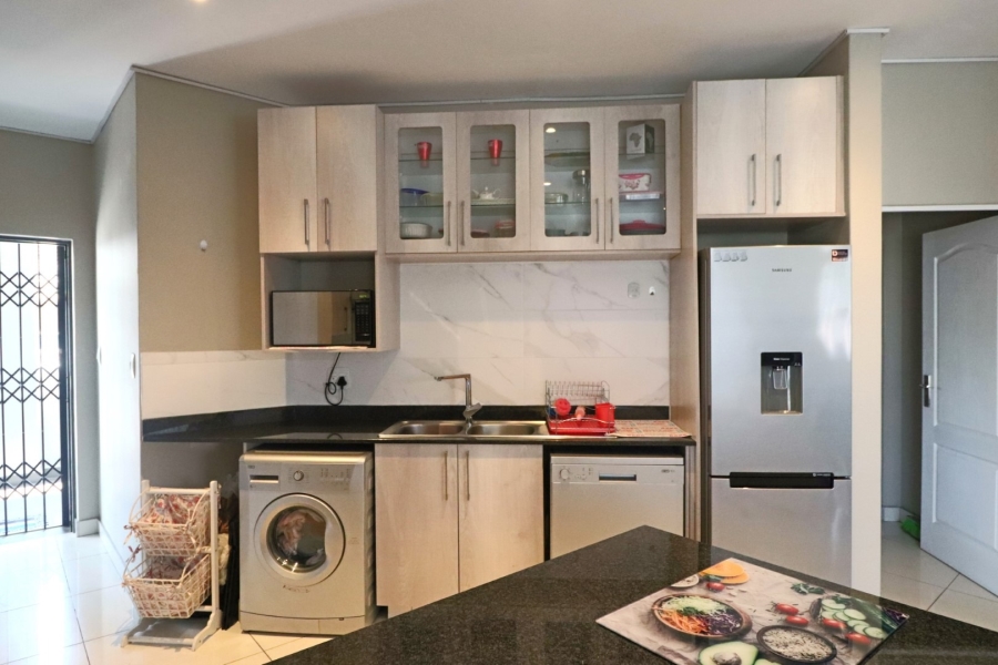 To Let 2 Bedroom Property for Rent in Rivonia Gauteng