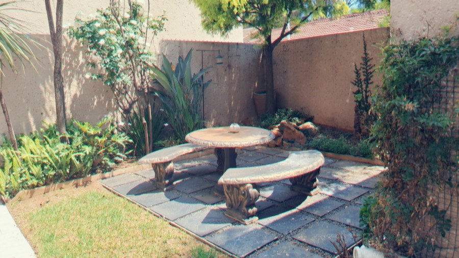 5 Bedroom Property for Sale in New Redruth Gauteng