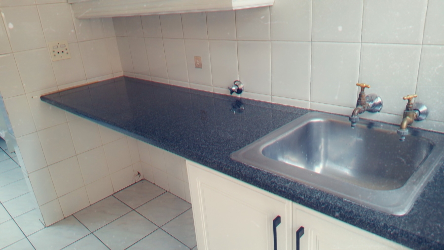 5 Bedroom Property for Sale in New Redruth Gauteng