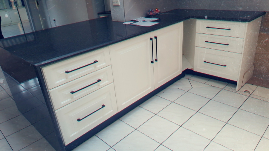 5 Bedroom Property for Sale in New Redruth Gauteng