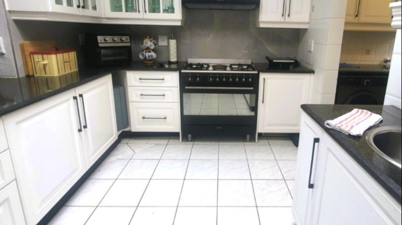 5 Bedroom Property for Sale in New Redruth Gauteng