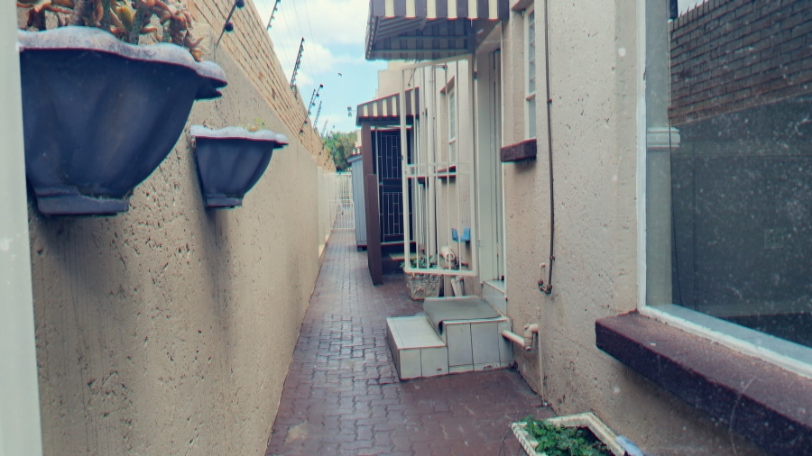5 Bedroom Property for Sale in New Redruth Gauteng