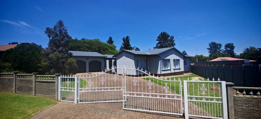 3 Bedroom Property for Sale in Brackenhurst Gauteng