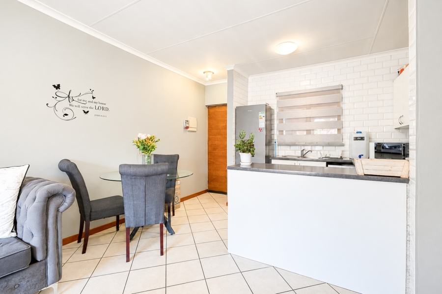 To Let 2 Bedroom Property for Rent in Paulshof Gauteng