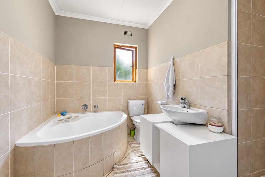 To Let 2 Bedroom Property for Rent in Paulshof Gauteng