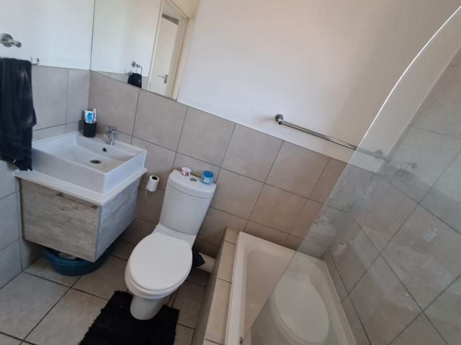2 Bedroom Property for Sale in Monavoni Gauteng