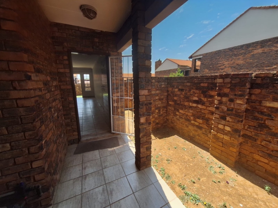 2 Bedroom Property for Sale in Montana Gauteng
