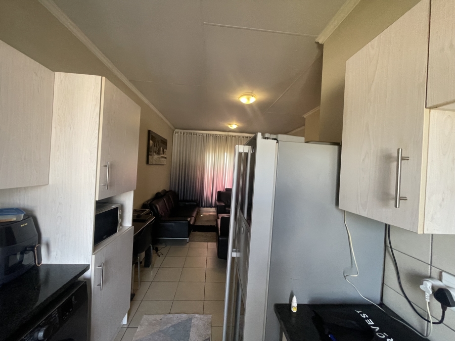 To Let 2 Bedroom Property for Rent in Noordwyk Gauteng