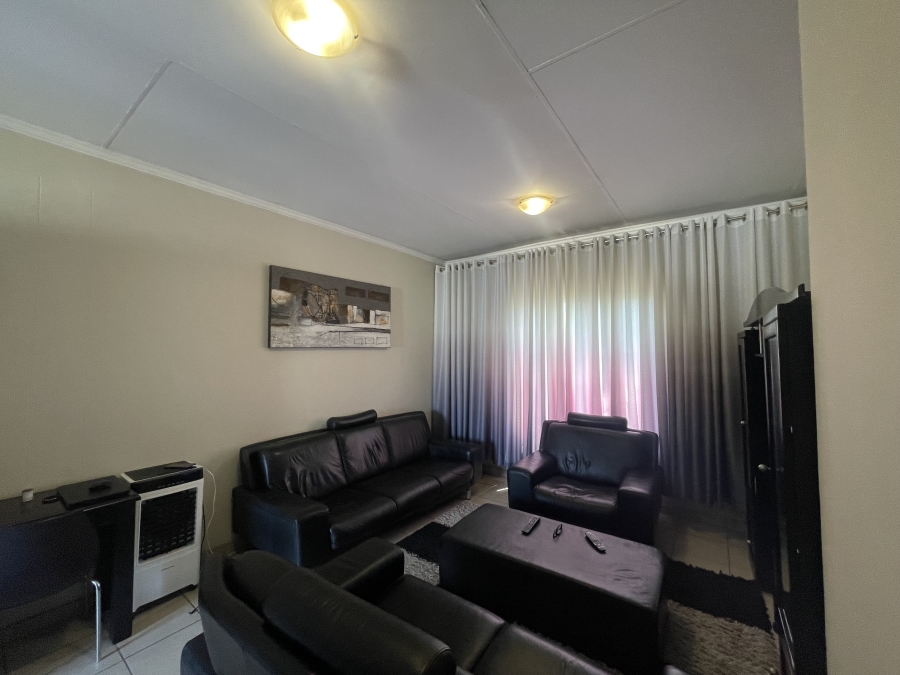 To Let 2 Bedroom Property for Rent in Noordwyk Gauteng