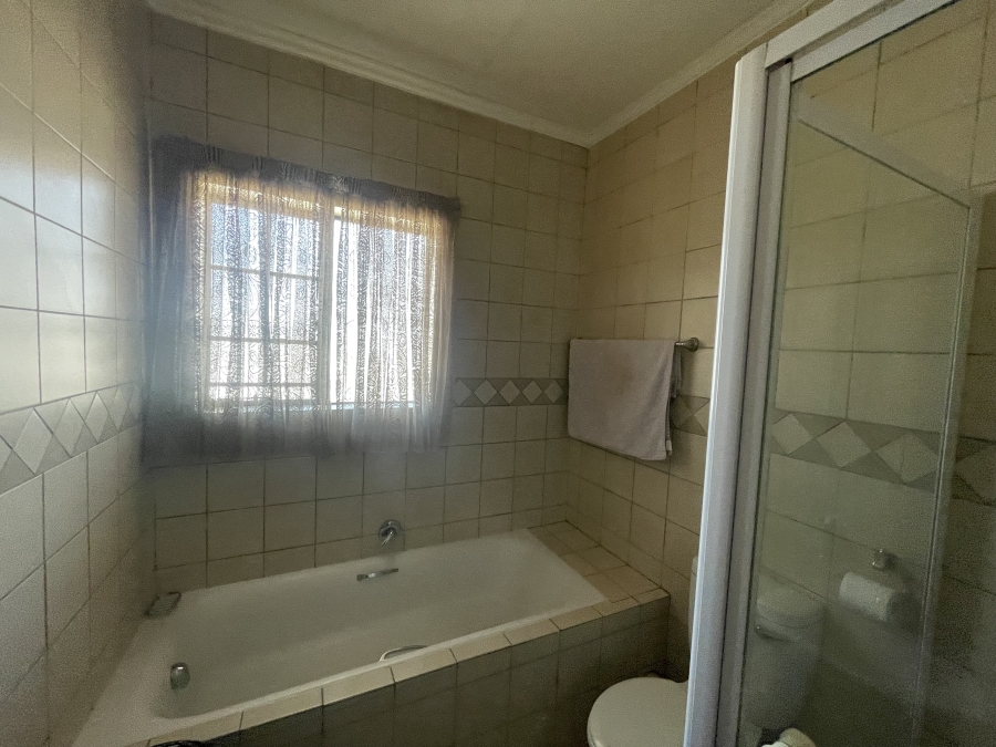 To Let 2 Bedroom Property for Rent in Noordwyk Gauteng