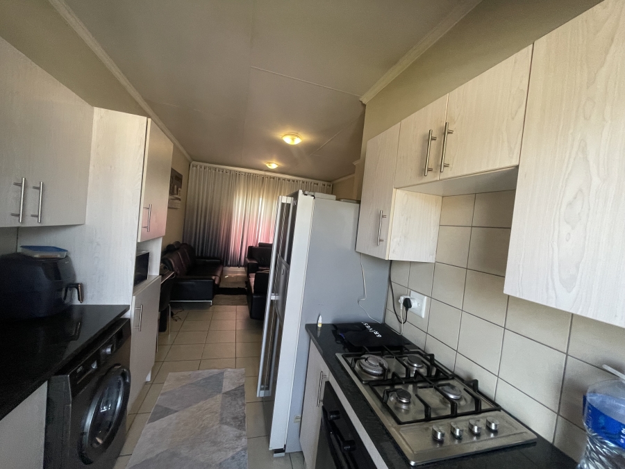 2 Bedroom Property for Sale in Noordwyk Gauteng