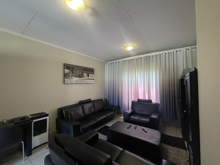 2 Bedroom Property for Sale in Noordwyk Gauteng