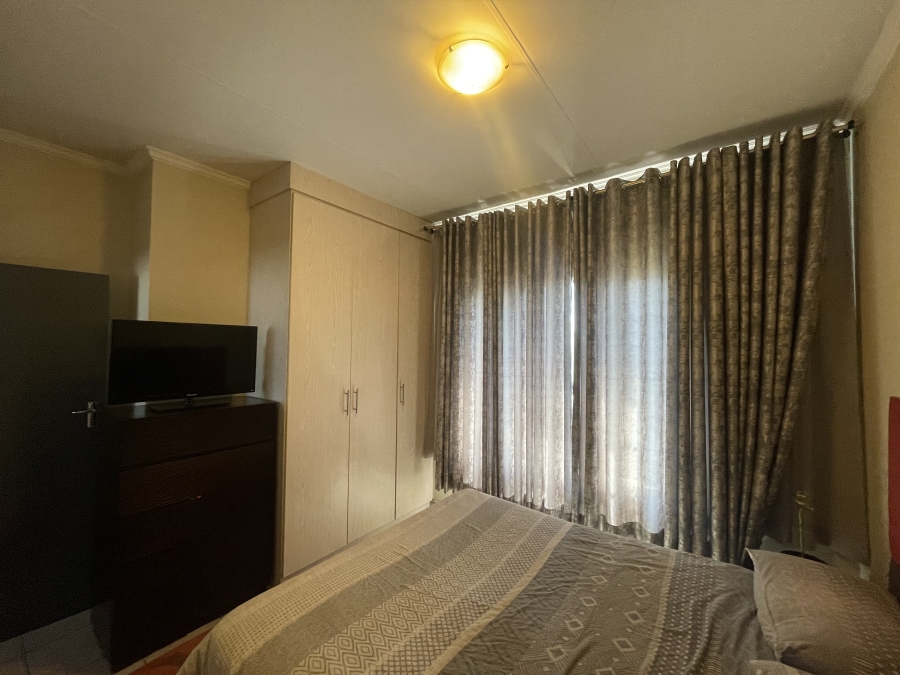 2 Bedroom Property for Sale in Noordwyk Gauteng