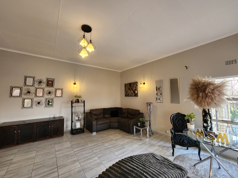4 Bedroom Property for Sale in Vanderbijlpark SE 2 Gauteng